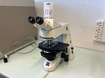 Immagine panoramica di Zeiss Axioskop 2 plus microscope